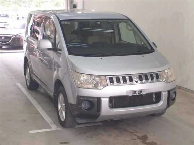 MITSUBISHI DELICA D5