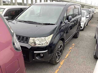 MITSUBISHI DELICA D5 2011