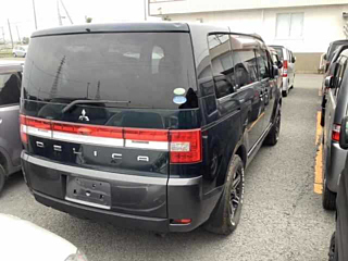 MITSUBISHI DELICA D5 2011