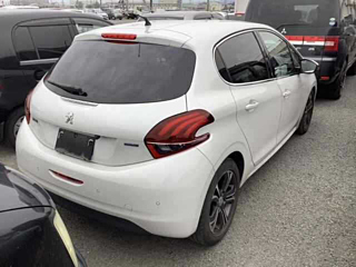 PEUGEOT 208 2016