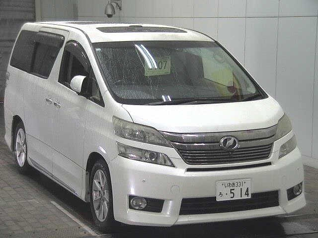 TOYOTA VELLFIRE 2013