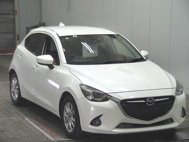 MAZDA DEMIO 2016