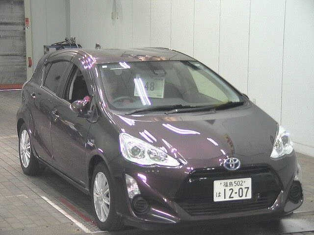 TOYOTA AQUA 2017
