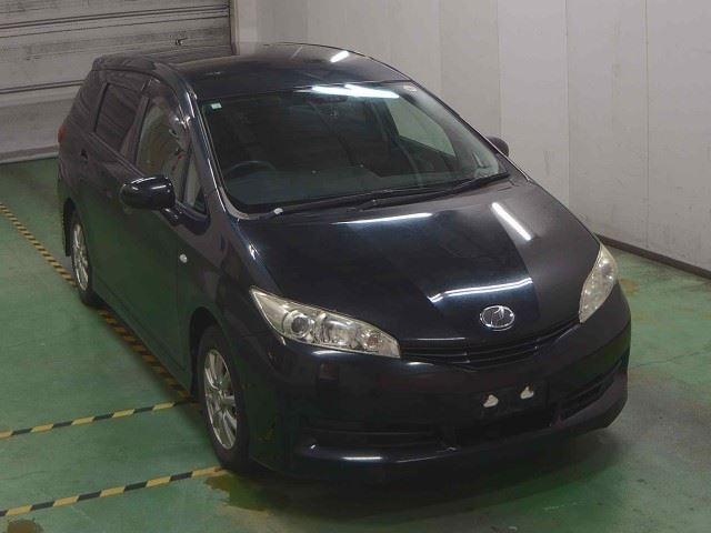 TOYOTA WISH 2010