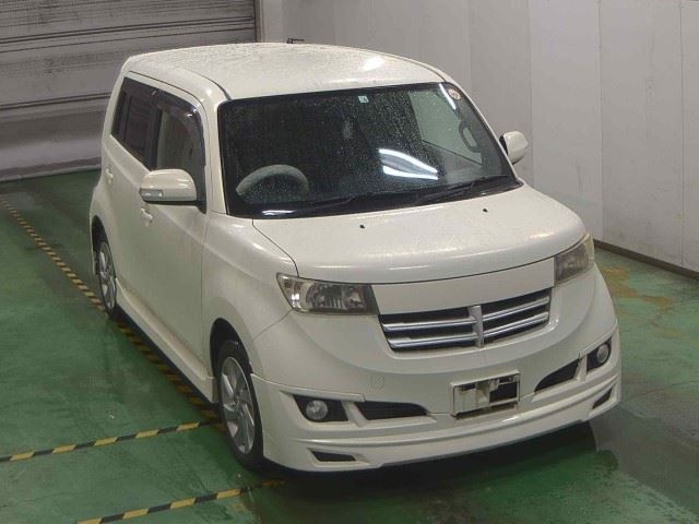 TOYOTA BB 2010