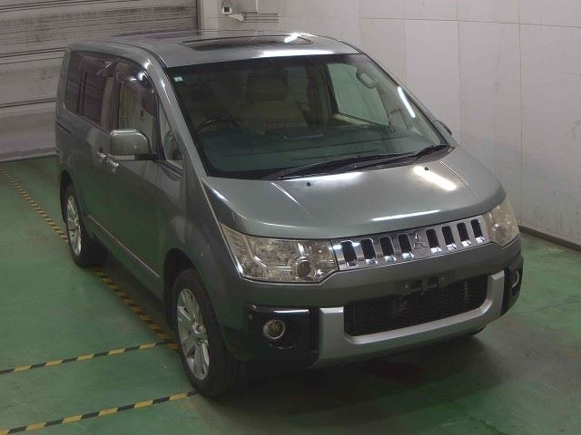 MITSUBISHI DELICA D5 2007