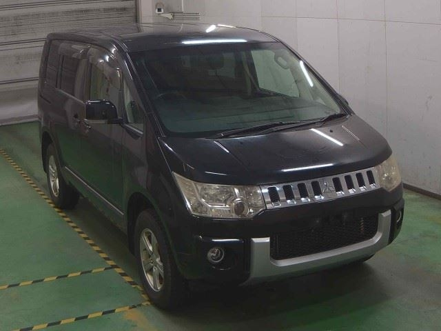 MITSUBISHI DELICA D5 2010