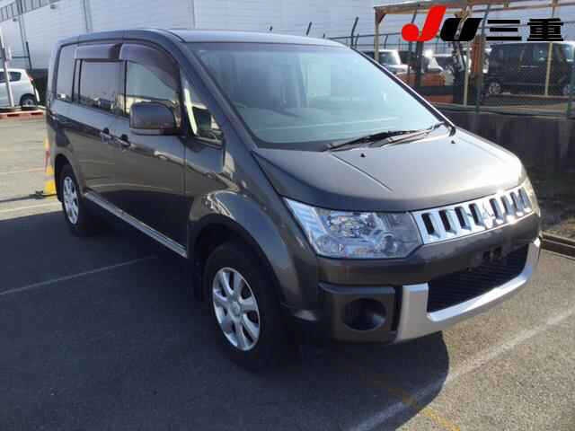 MITSUBISHI DELICA D5
