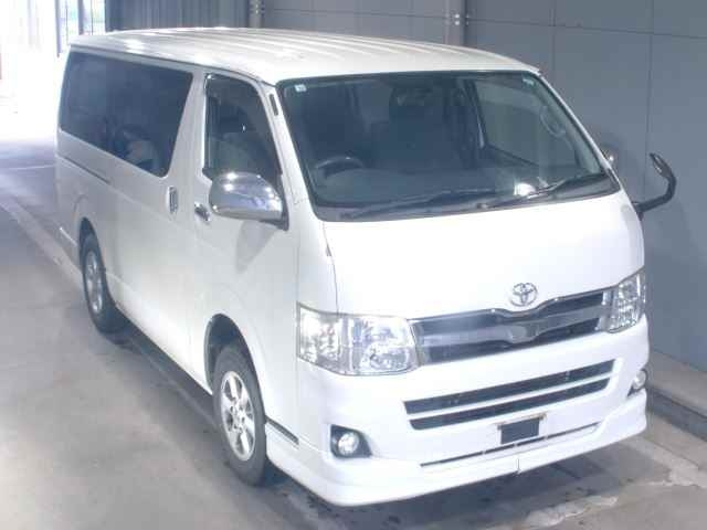 TOYOTA HIACE VAN 2013