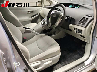 TOYOTA PRIUS 2012