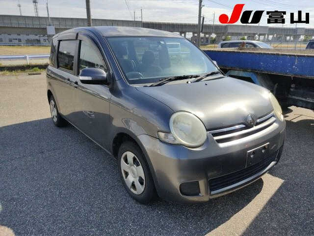 TOYOTA SIENTA 2010