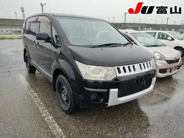 MITSUBISHI DELICA D5