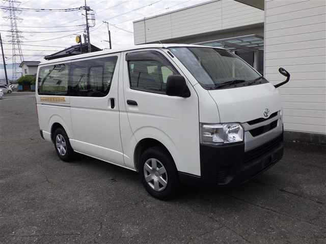 TOYOTA HIACE VAN 2020