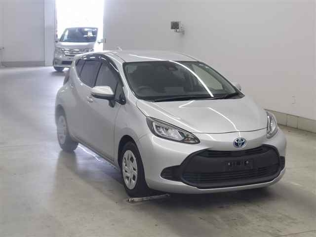 TOYOTA AQUA 2022