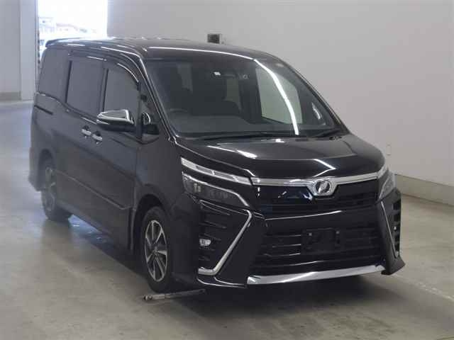 TOYOTA VOXY 2020
