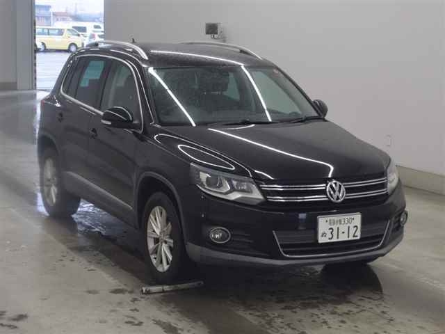 VOLKSWAGEN TIGUAN 2012