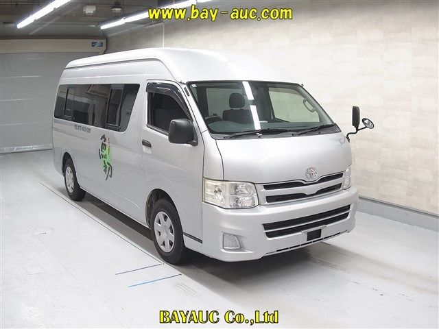 TOYOTA HIACE 2012