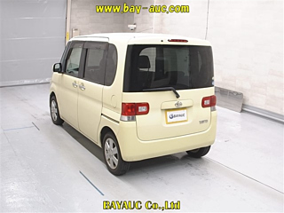 DAIHATSU TANTO 2011
