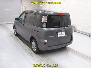 TOYOTA SIENTA 2010