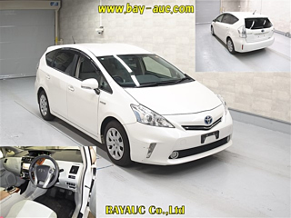 TOYOTA PRIUS ALPHA 2012