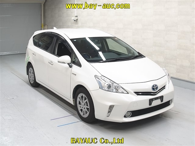 TOYOTA PRIUS ALPHA 2014
