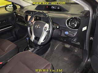 TOYOTA AQUA 2015