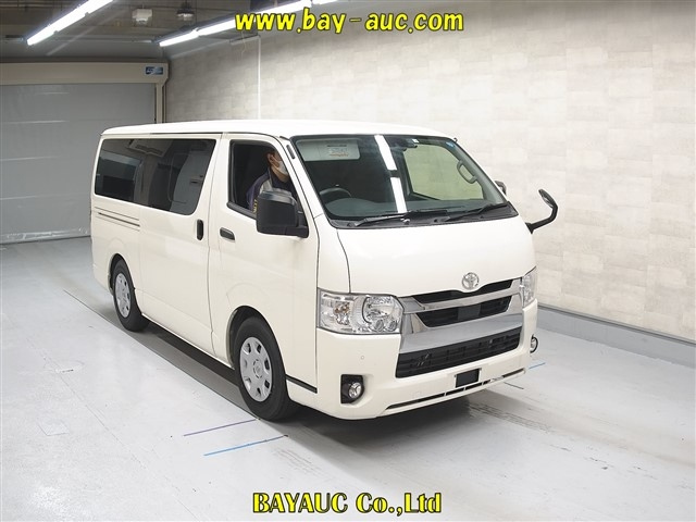 TOYOTA HIACE VAN 2023