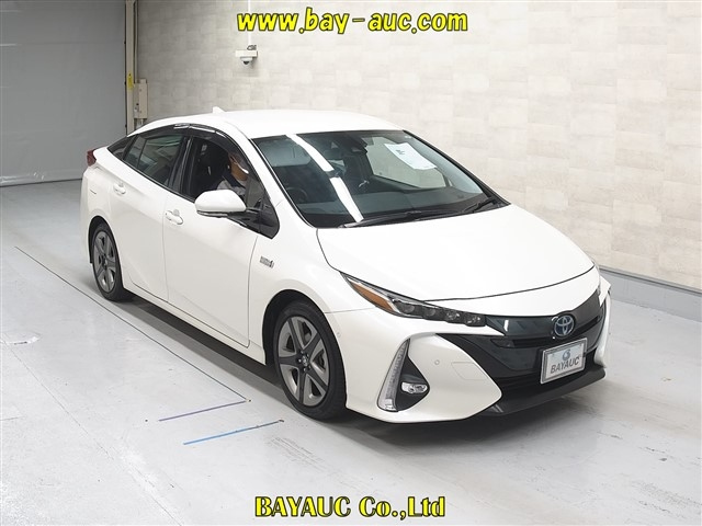 TOYOTA PRIUS PHV
