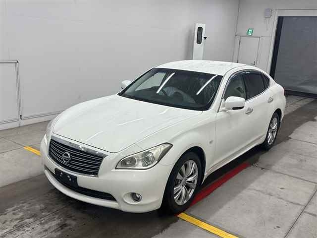 NISSAN FUGA 2013