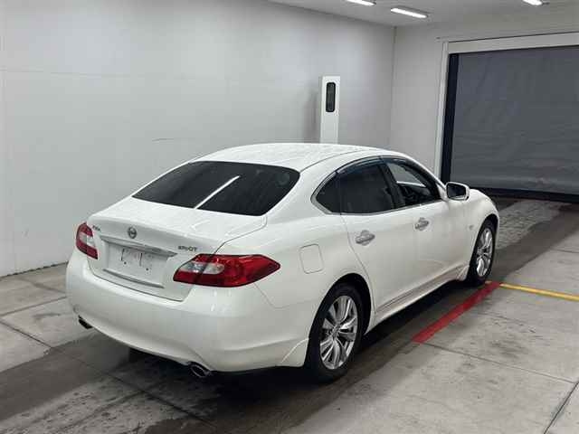 NISSAN FUGA 2013