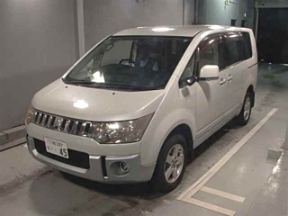 MITSUBISHI DELICA D5 2009