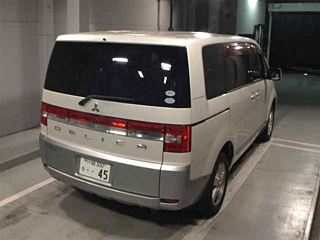 MITSUBISHI DELICA D5 2009