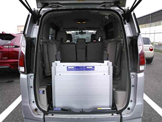 NISSAN SERENA 2019