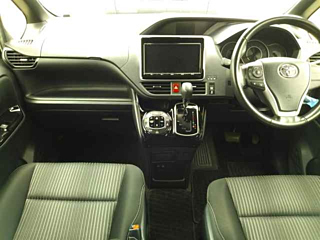 TOYOTA VOXY 2017