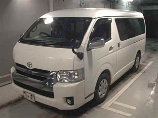TOYOTA HIACE VAN 2020