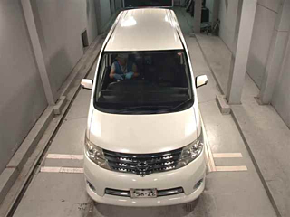 NISSAN SERENA 2010