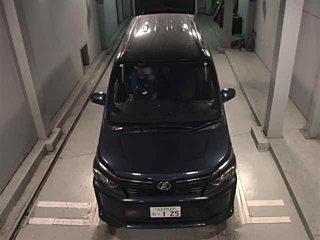 TOYOTA VOXY 2015