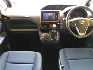 TOYOTA VOXY 2015