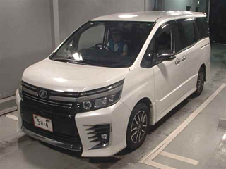 TOYOTA VOXY 2016