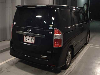 TOYOTA NOAH 2008