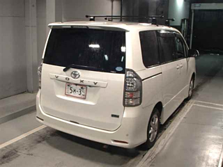 TOYOTA VOXY 2010
