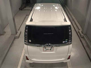 TOYOTA VOXY 2016