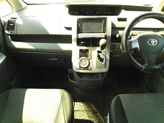 TOYOTA NOAH 2008
