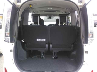 TOYOTA VOXY 2016