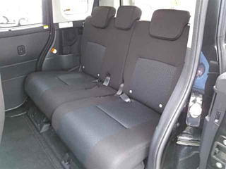 TOYOTA ROOMY 2023