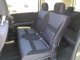 NISSAN SERENA 2009