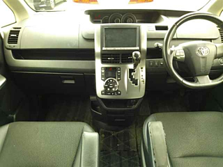 TOYOTA VOXY 2012