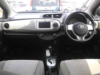 TOYOTA VITZ 2012
