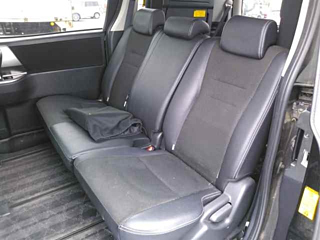 TOYOTA VOXY 2012