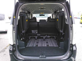 TOYOTA VOXY 2012